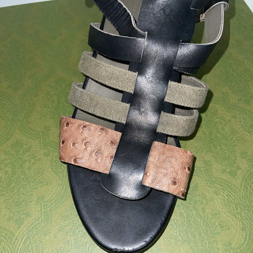 Balenciaga women's ITALY leather (ostrich)sandals! - Picture 5 of 10